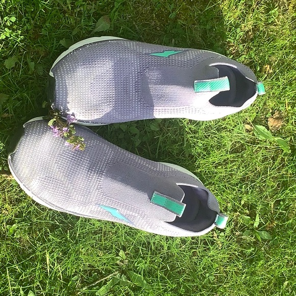 🫶🏽Avia running sneakers🫶🏽 - Picture 2 of 4